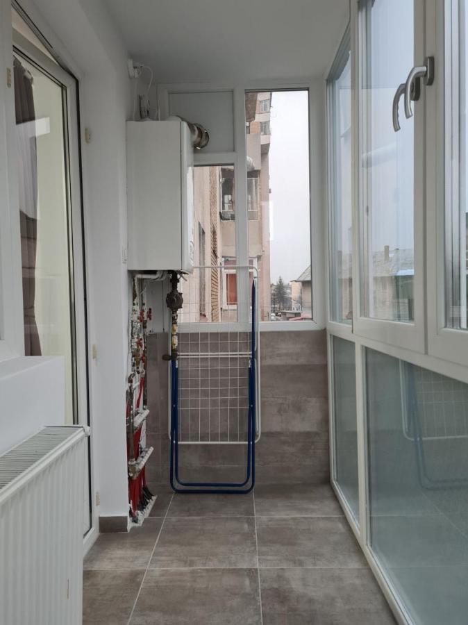 Apartament Terra Apartment Targoviste Bagian luar foto